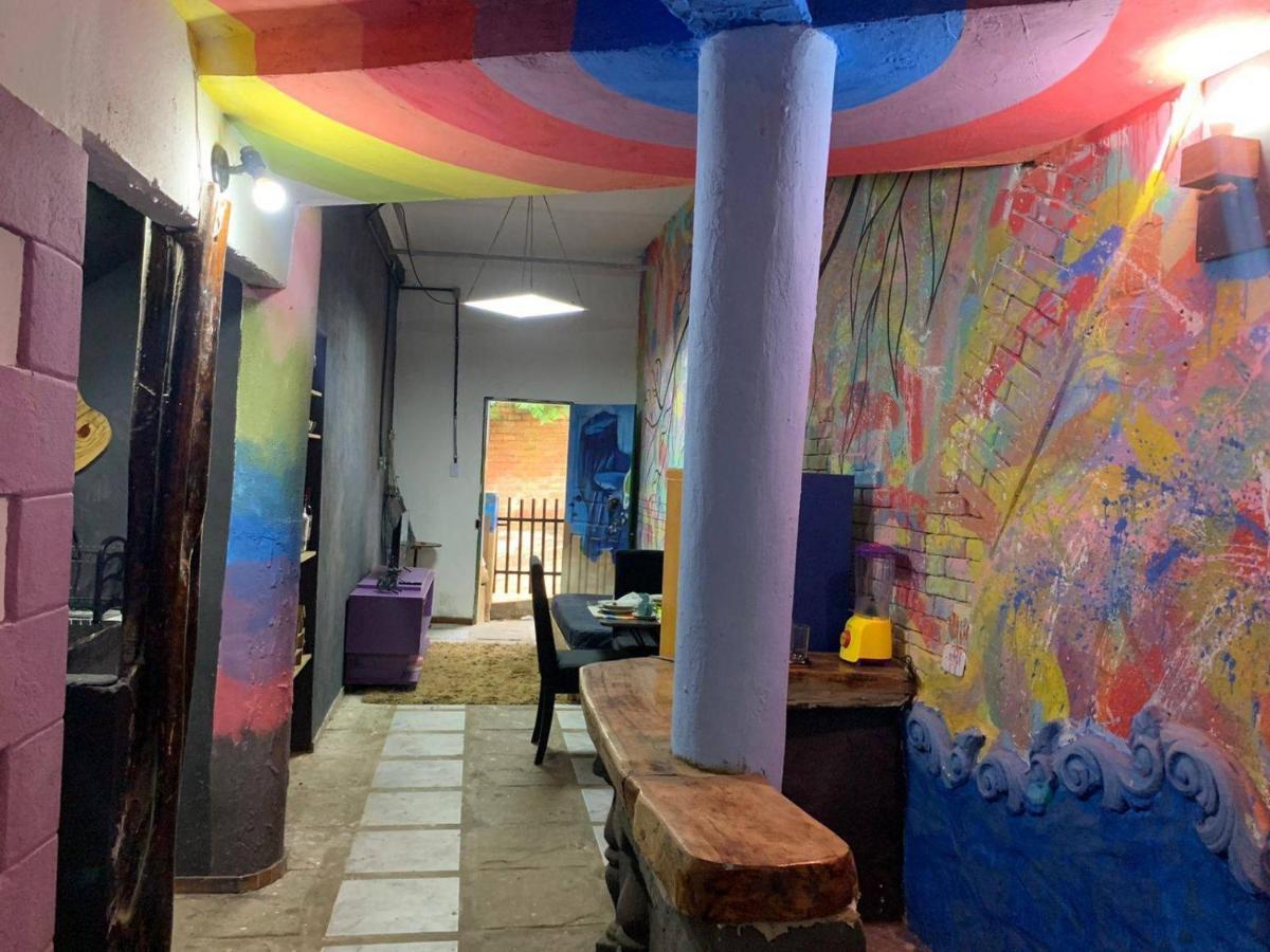 Hostel Casa Latina 렝소이스 외부 사진