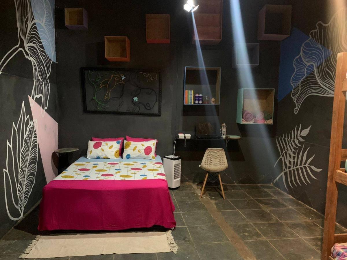 Hostel Casa Latina 렝소이스 외부 사진