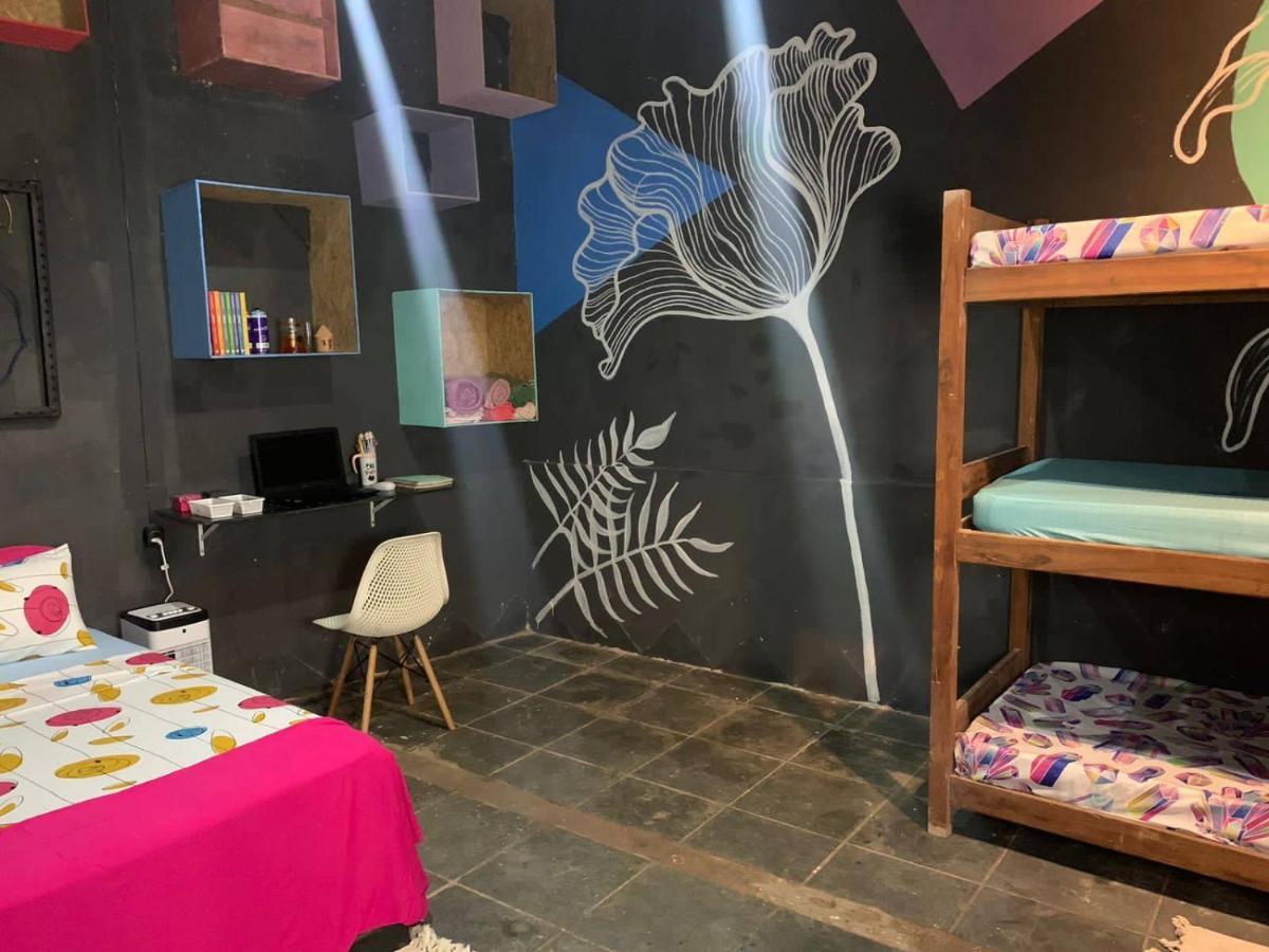 Hostel Casa Latina 렝소이스 외부 사진